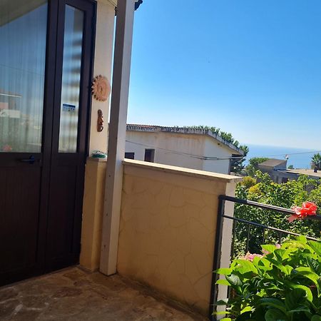 B&B La Casa Di Martina Цамброне Экстерьер фото